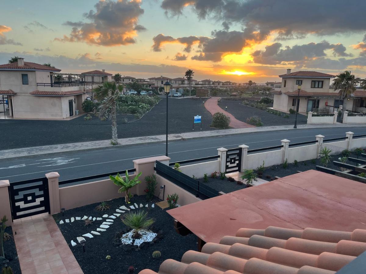 Stillvolle Villa Mit Terrasse, Garten Und Grill لاجاريس المظهر الخارجي الصورة